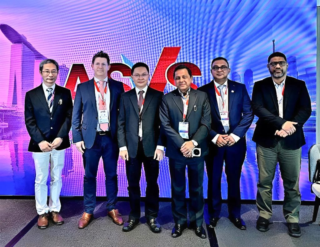 Tại Hội nghị Phẫu thuật Mạch máu Châu Á lần thứ 26 (ASVS 2025) diễn ra ở Singapore, bài báo cáo “Hiệu quả điều trị bằng phương pháp Chiva dựa trên bộ dữ liệu quy mô lớn tại châu Á” do BS Lê Thanh Phong – Khoa Phẫu thuật Mạch máu bệnh viện Chợ Rẫy trình bày đã thu hút sự chú ý và tìm hiểu của các đồng nghiệp trên thế giới.